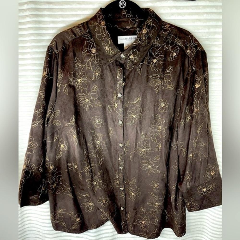 Sag Harbor Long sleeve embroidered button up blouse